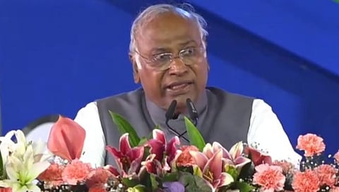 ‘सेवा, संघर्ष और बलिदान सबसे पहले हिंदुस्तान’ : काँग्रेसची नवी घोषणा