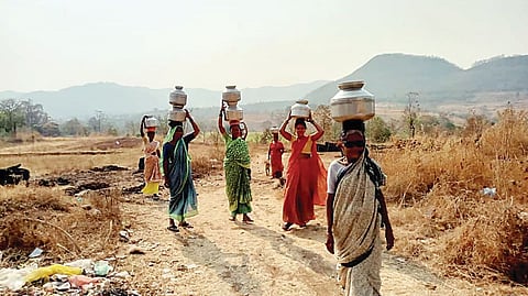 अहमदनगर : इमामपूरमध्ये पाण्यासाठी पावसाळ्यात भटकंती