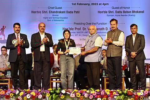 पुणे: साक्षी छाजेड ठरली सर्वोत्कृष्ट जलतरणपटू