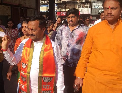 पुणे : गणपती बाप्पाचा आशीर्वाद घेऊन जनतेचा आशीर्वाद घ्यायला आलो : हेमंत रासने