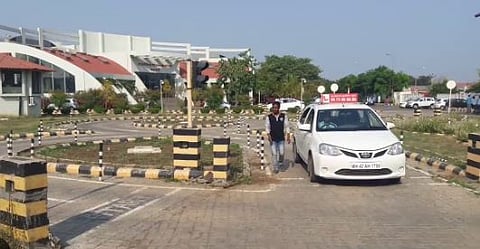 पुणे : वाहन हस्तांतरण सुविधेची अंमलबजावणी नाही ; बारामती उपप्रादेशिक परिवहन कार्यालयातील प्रकार