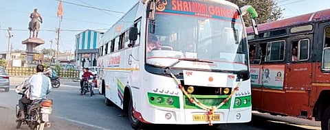 पुणे : सहलीला निघालेल्या बसचे ब्रेक निकामी