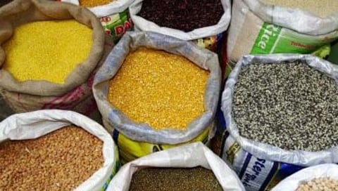 मार्चमध्ये डाळी कडाडणार! किरकोळ बाजारात डाळी १२० ते १४० रुपये किलो; एपीएमसीत डाळींचे दर स्थिर