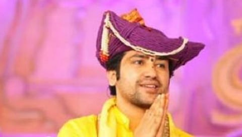 तुकाराम महाराजांच्या वक्तव्यावरून बागेश्वर बाबांना उपरती, वारक-यांसह महाराष्ट्राची हातजोडून मागितली माफी