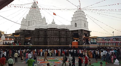 हिंगोली : हजारो भाविकांनी घेतले नागेश्वराचे दर्शन