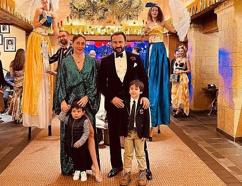 करिनाचा कुटुंबासोबत व्हॅलेंटाईन