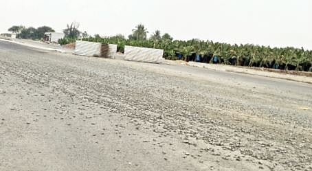 पुणे : पालखी मार्गावरील खडीमुळे अपघाताचा धोका