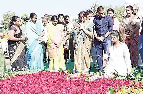 पिंपरी : जयंतीसारखे शब्द उच्चारताना काळीज जड होते ; लक्ष्मण जगताप यांच्या जयंतीनिमित्त पत्नी अश्विनी जगताप यांची भावना