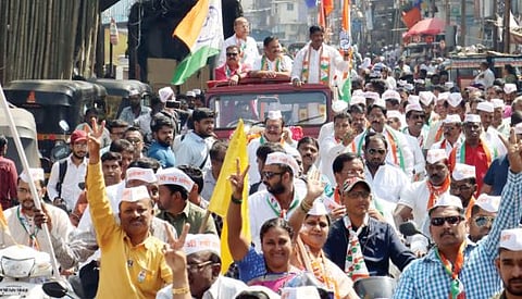 पुणे : कसब्याची निवडणूक जनतेच्या हातात : रवींद्र धंगेकर ; महाविकास आघाडीच्या रॅलीला प्रतिसाद