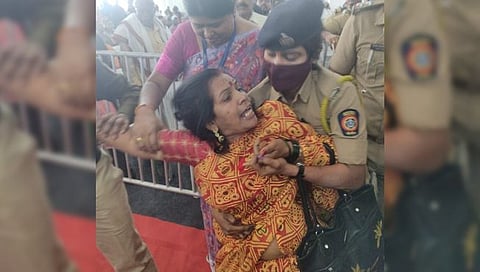 मुख्यमंत्र्यांच्या भाषणादरम्यान विदर्भवाद्यांचे आंदोलन! अखिल भारतीय मराठी साहित्य संमेलनातील प्रकार