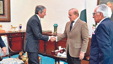 Pakistan Nuclear Bombs : पाकिस्तान अणुबॉम्ब विकायला काढणार? २१ दिवस पुरेल एवढाच पैसा