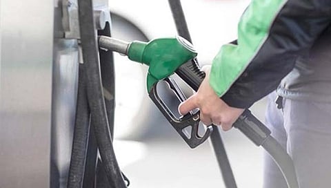 Pakistan economic crisis | पाकिस्तानात महागाईचा आगडोंब! पेट्रोल प्रति लिटर २७२ रुपये, केरोसीन २०२ रुपयांवर