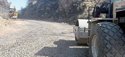 पुणे : कुसगाव खिंड रस्त्याचे काम निकृष्ट