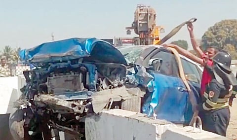 नगर : ‘समृद्धी’च्या कठड्याला धडकली भरधाव कार