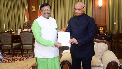 गोंडवाना विद्यापीठ : गडचिरोली केंद्राच्या बांधकाम मंजूरीसाठी मुनगंटीवार यांचे साकडे