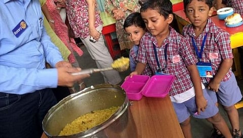 खिचडीपासून विद्यार्थ्यांची होणार सुटका; पाककृती सूचविण्यासाठी तज्ज्ञांची समिती