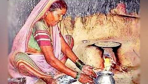 जालना : ‘उज्ज्वला’च्या घरातून निघतो ‘चुलीचा धुराळा’ !