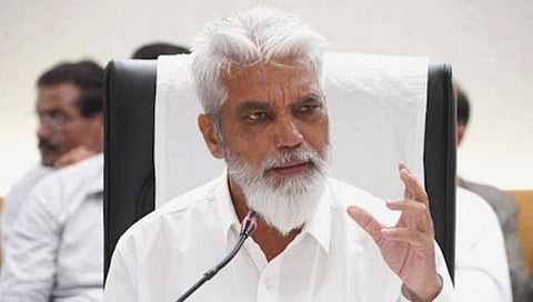 “महागद्दार भाकरी मातोश्रीची खातात आणि चाकरी शरद पवारांची करतात” : दादा भूसेंची जीभ घसरली