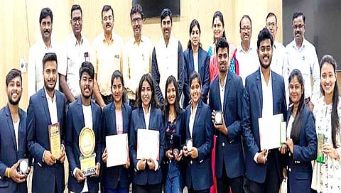 बंगलोर विद्यापीठ युवा महोत्सवात अमरावती विद्यापीठाची उत्कृष्ट कामगिरी