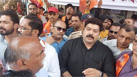 डोंबिवली : आमदार राजू पाटील यांच्याकडून अधिकाऱ्यांची खरडपट्टी