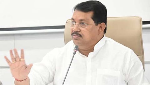 राज्यात अवैध दारू निर्मितीचे १० कारखाने, तरीही सरकार गप्पा का ? : विजय वडेट्टीवार