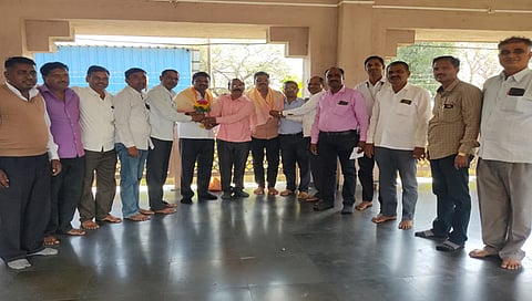 नगरसूल : शिक्षक भारती संघटनेच्या कार्यकारिणी निवडीप्रसंगी पदाधिकारी व मान्यवर. (छाया : भाऊलाल कुडके)