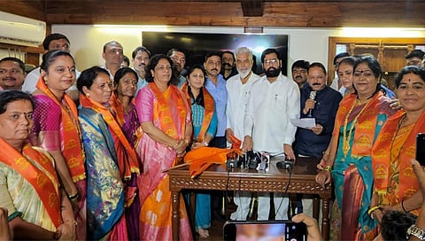 नाशिक : तीन माजी नगरसेवकांसह पदाधिकाऱ्यांचा शिवसेनेत प्रवेश