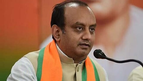 गांधी कुटुंबीय स्वतःला कायद्यापेक्षा मोठे समजतात; भाजपचा टोला