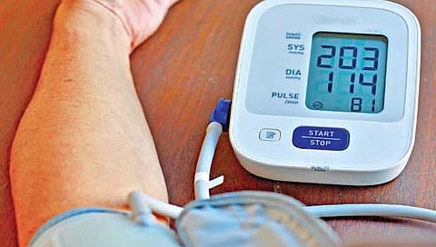 महिलांना सर्वाधिक हायपर टेन्शनचा त्रास; ठाणे, पालघर आणि रायगडमधील आरोग्य तपासणीत उघड