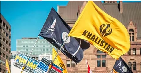 Australia : खलिस्तानी समर्थकांनी ब्रिस्बेनमधील भारतीय दूतावास केला बंद; हिंदूंविरोधी पोस्टर लावले