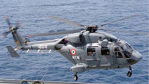 Indian Navy Helicopter | भारतीय नौदलाच्या हेलिकॉप्टरला मुंबई किनाऱ्याजवळ अपघात, तिघांना वाचवले