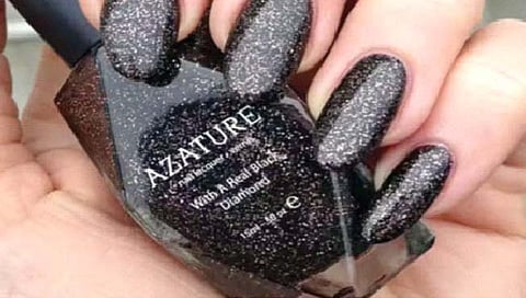 जगातील सर्वात महागडे नेल पॉलिश