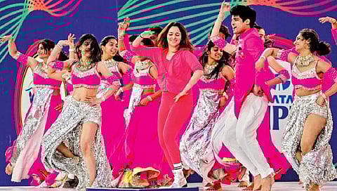 IPL 2023 : आयपीएलचा नारळ फुटला