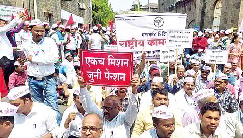 राष्ट्रीय : पेन्शन; अर्थ आणि अनर्थ