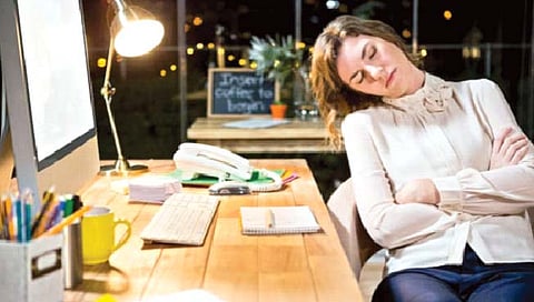 Health : खुर्चीतच बसून झोपण्याचे ‘हे’ आहेत साईड इफेक्टस्!