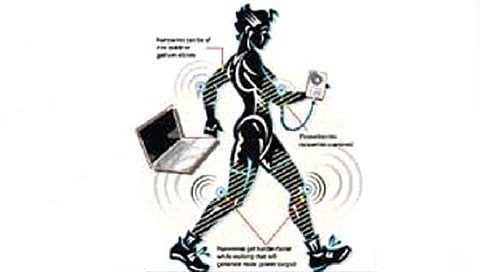 चालता चालता चार्ज करा मोबाईल!