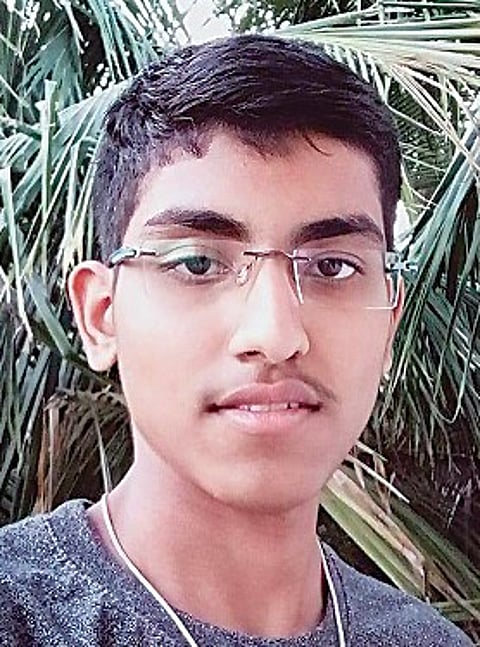 संगमनेर : मळीच्या टँकरखाली सापडून विद्यार्थी ठार