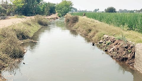 भवानीनगर : कालवा पुन्हा फुटल्याने माजी राज्यमंत्री अधिकार्यांवर संतप्त