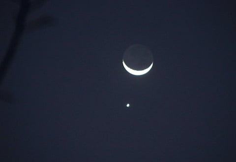 शुक्र-चंद्राच्या युतीचे पिंपरी- चिंचवडवासीयांना दर्शन