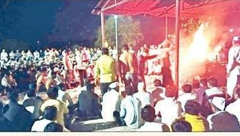 नाशिक : तब्बल 20 तासांनी सापडला बेपत्ता जवानाचा मृतदेह, मेंढी येथे अत्यंसंस्कार