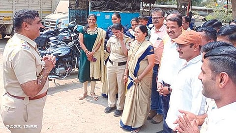 नाशिक : ‘साहेबांच्या बदलीने पोलिस कर्मचारी भावुक, पाणवल्या डोळ्याच्या कडा