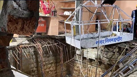 Indore temple stepwell collapse : इंदूरमधील मंदिर दुर्घटनेतील मृतांची संख्या ३५ वर