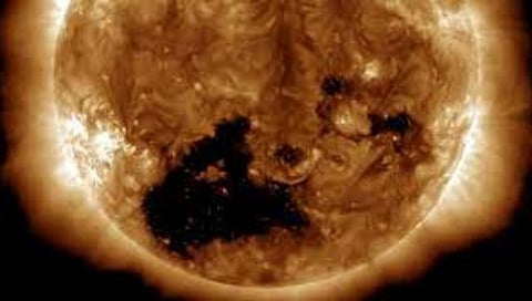 Coronal Holes On Sun’s Surface : सूर्यावर पडले पृथ्वीहून मोठे भगदाड; जाणून घ्या आपल्यावर काय होणार परिणाम