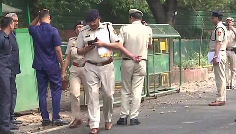 नोटीसला उत्तर न दिल्याने राहुल गांधींच्या घरी दिल्ली पोलिसांची धडक; काय आहे प्रकरण?