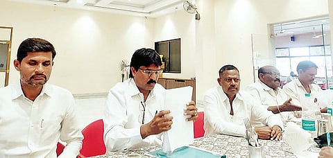 राहुरी : सत्ताधार्यांनीच तनपुरे कारखाना तोट्यात घातला : अमृत धुमाळ