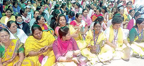 पुणे : दिवसभर थाळीनाद, संध्याकाळी आनंदोत्सव; ७ दिवसांपासून सुरू होता संप