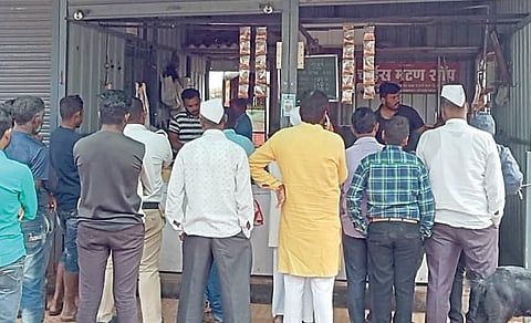 आंबेगावात 7 टन मटण, 30 हजार कोंबड्या फस्त