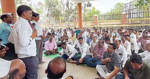 पारनेर : जुनी पेन्शन योजना लढ्यात तुमच्यासोबत : आमदार लंके