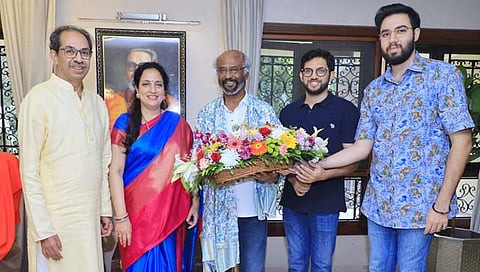 Rajinikanth met Uddhav Thackeray | दाक्षिणात्य सुपरस्टार रजनीकांत मातोश्रीवर, उद्धव ठाकरेंची घेतली भेट