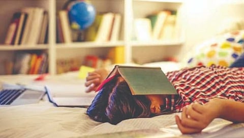 अभ्यास करताना झोप का येते?